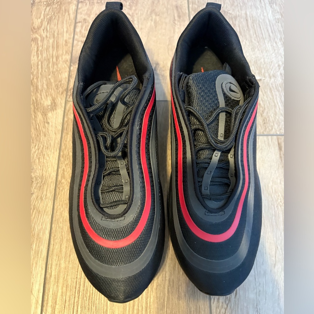 Nike Black and Red Men's Sneakers